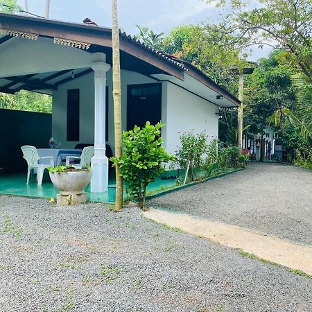 New Star Light Hotel Mirissa Ngoại thất bức ảnh
