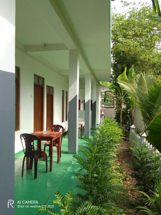 New Star Light Hotel Mirissa Ngoại thất bức ảnh